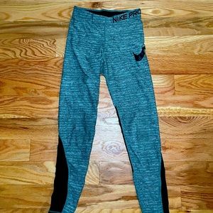 Nike Pro workout leggings